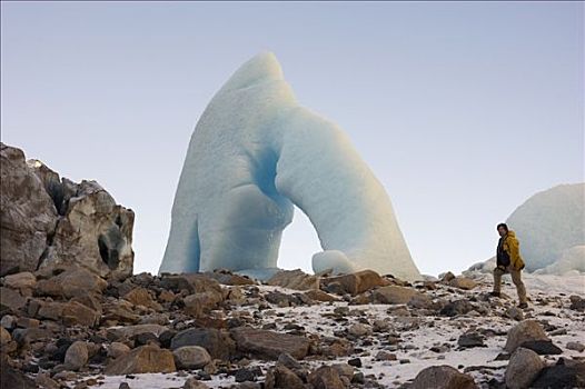 拱形,冰川冰,雕刻,风,海滨,冰山,靠近,岸线,湖,阿拉斯加