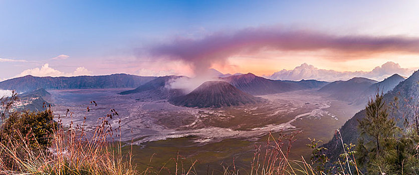 日出,烟,火山,婆罗莫,国家公园,爪哇,印度尼西亚,亚洲