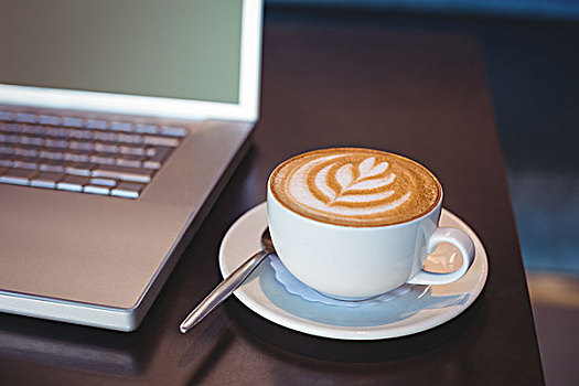 特写,笔记本电脑,咖啡,桌上,咖啡馆