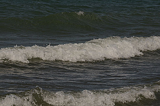 青海湖浪打浪