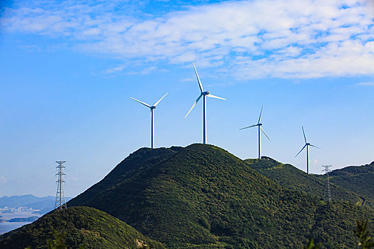 总台山,山,绿色,树木,蓝天,天空,阳光,风力发电,发电机,清洁能源,风能,能源