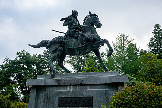 日本公园里的将军雕塑