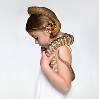 棚拍,肖像,女孩,6-7岁,蛇