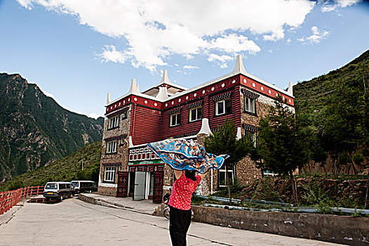 中国最美的六大乡村古镇,之首,甲居藏寨