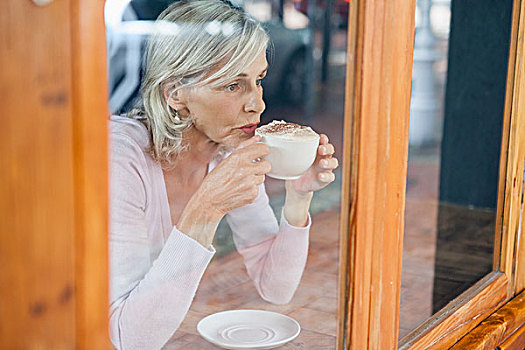 思想,老年,女人,喝咖啡,坐,桌子,咖啡,店