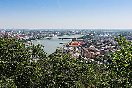 晚上观看到伊丽莎白大桥,伊丽莎白hid,和多瑙河,布达佩斯,匈牙利