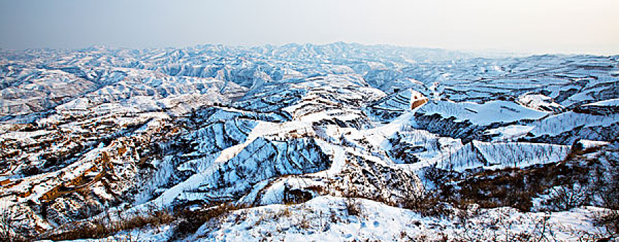 高原雪景