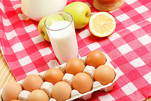 牛奶,玻璃,罐,蛋,桌子