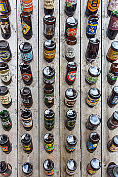 木板,许多,啤酒瓶,不同,商标,啤酒,店,伊普,西佛兰德省,比利时,欧洲