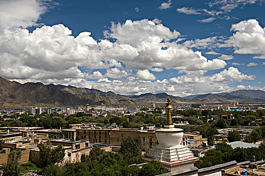 西藏日喀则市区民居