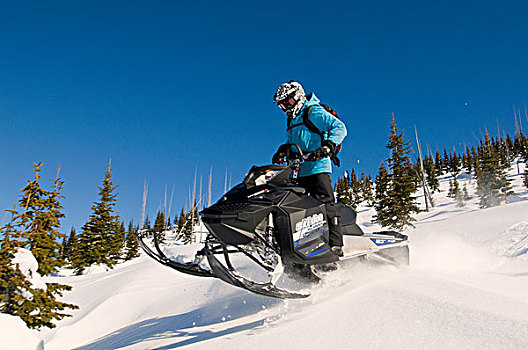 一个,骑乘,道路,斜坡,雪上汽车,山脉,靠近,区域,不列颠哥伦比亚省,加拿大