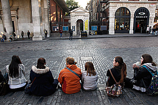 英国,伦敦,考文特花园,街头艺人的观众
