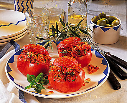 牛番茄,米饭,药草馅料,希腊,烹饪