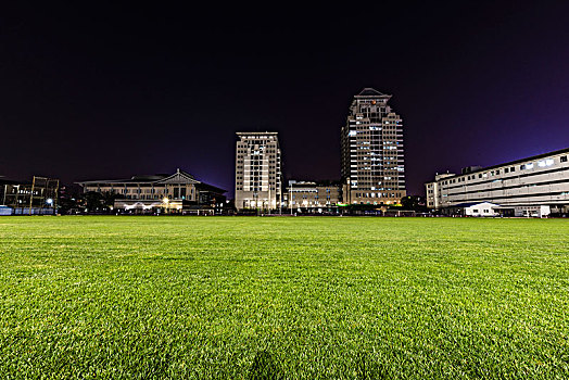 运动场夜景