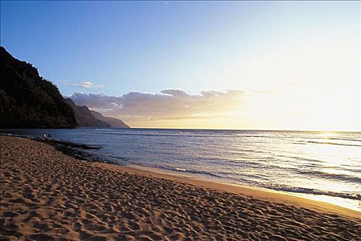 夏威夷,考艾岛,纳帕利海岸,海滩,日落,金色,反射,水上,伴侣