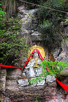 重庆市开县岩观音庙中的慈航普渡,神额下的观世音圣像