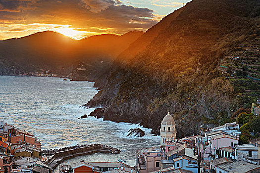 彩色,日落,维纳扎,建筑,岩石上,上方,海洋,五渔村,意大利