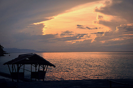 菲律宾海边的黄昏天空