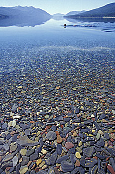 美国,蒙大拿,冰河国家公园,石头,麦克唐纳湖