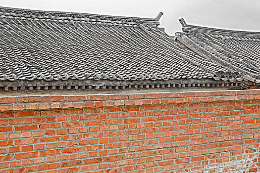 砖墙和中式屋顶abrickwallandroofs