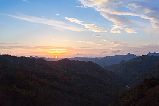 陕西汉中留坝太子岭秋落日