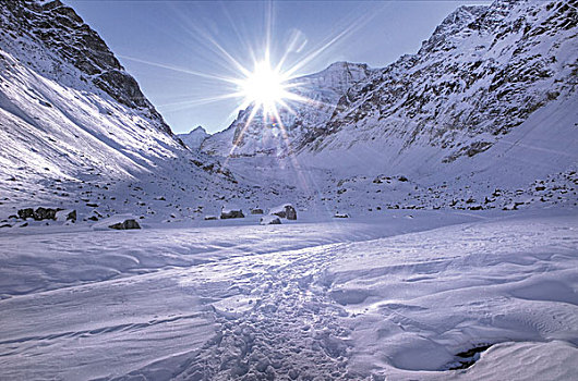 积雪,山