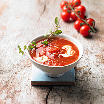 西红柿汤,百里香
