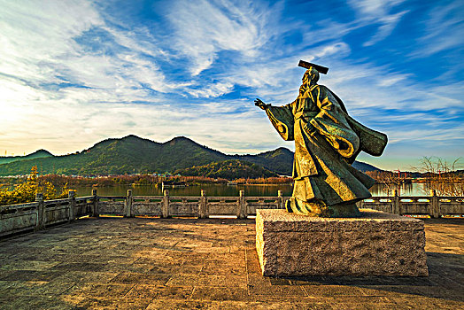 杭州湘湖景区越王雕像