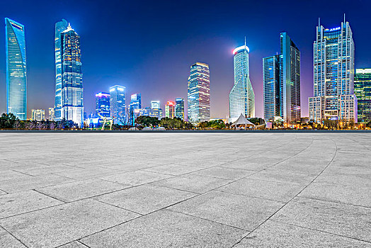 地砖路面和上海夜景