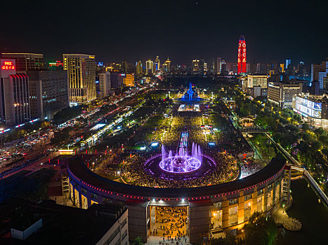 济南泉城广场国庆节夜景