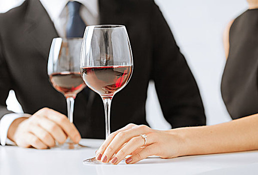 专注,情侣,葡萄酒,玻璃,餐馆