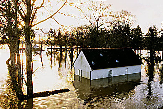 法国,伊勒-维莱讷省,洪水