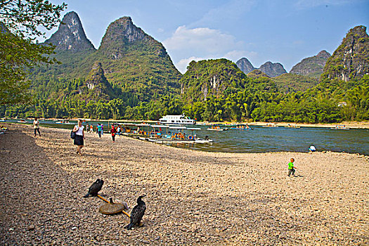 桂林,阳朔,漓江,漂流,旅游,景点,风景,河流,遇龙桥,风情,风光,群山,环境,怪石,环抱,名胜