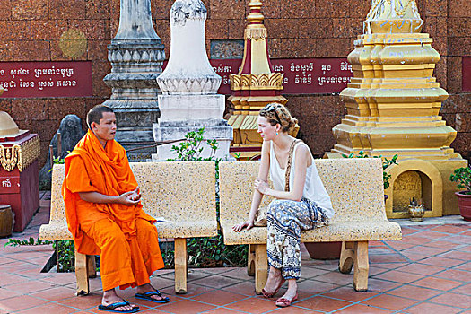 柬埔寨,收获,庙宇,欧洲女性,游客,交谈,僧侣