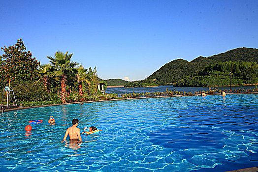 游泳池,露天,户外,生态,自然,绿色,水池