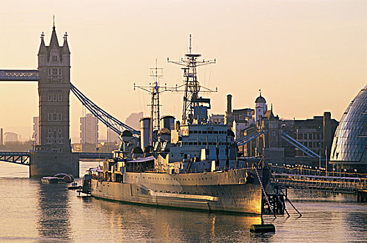 军舰,锚定,靠近,桥,贝尔法斯特,塔桥,南华克,伦敦,英格兰