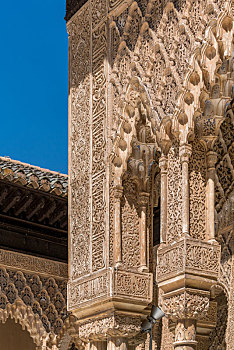 西班牙格拉纳达阿尔罕布拉宫内的建筑景观