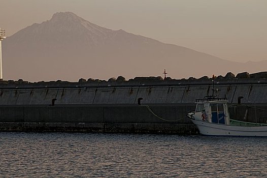 山,晚霞