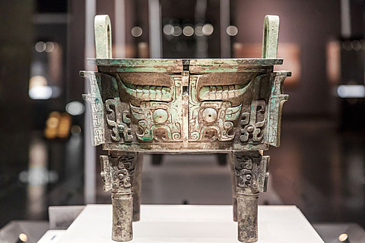 西周兽面纹铜方鼎,河南省洛阳博物馆馆藏文物