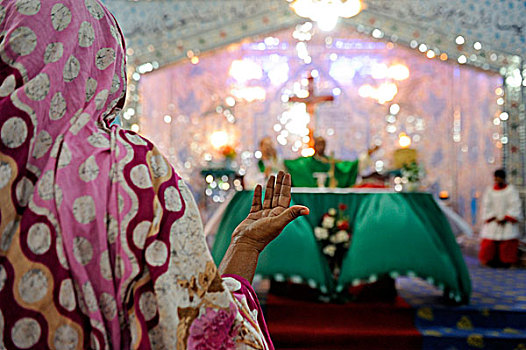 女人,手,祈祷,大量,教区教堂,基督教,拉合尔,旁遮普,巴基斯坦,亚洲