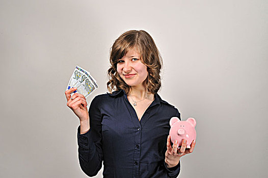 女青年,拿着,三个,5欧元,货币,粉色,存钱罐