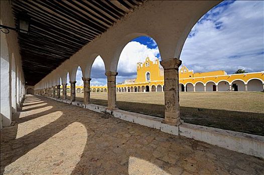 回廊,方济各会修道院,圣安东尼奥,依沙玛尔,墨西哥