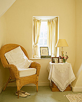 卧室,特写,柳条椅,边桌,晴朗,窗户