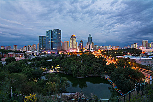 乌鲁木齐公山公园拍摄城市建筑夜景