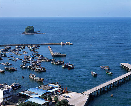 广西北海市涠洲岛上的南湾港