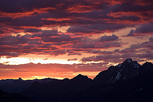 日出,阿尔卑斯山,提洛尔,奥地利