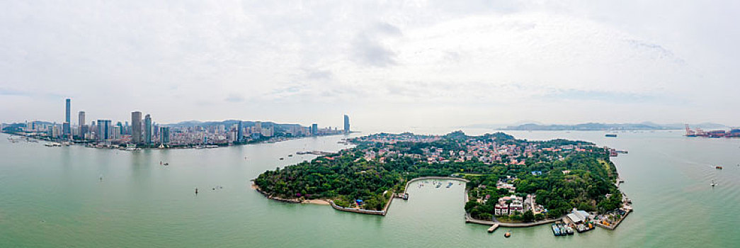 航拍福建厦门鼓浪屿风景名胜区风光