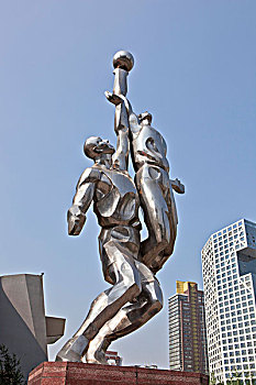 四川体育馆雕像