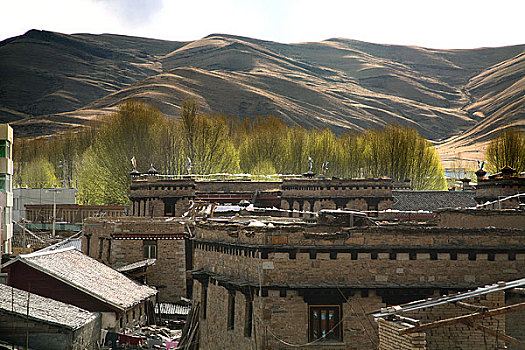 四川甘孜稻城藏族民居