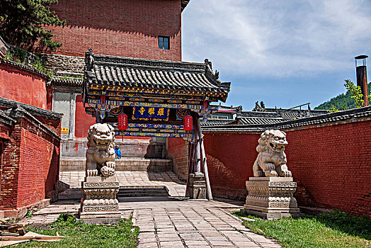 山西忻州市五台山罗睺寺寺院牌坊